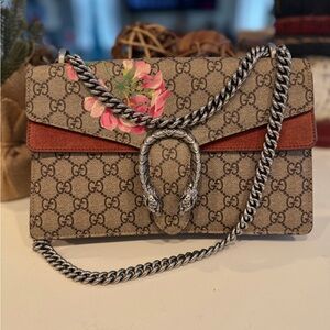Gucci Shoulder Bag Blooms Dionysus Medium 
Authentic